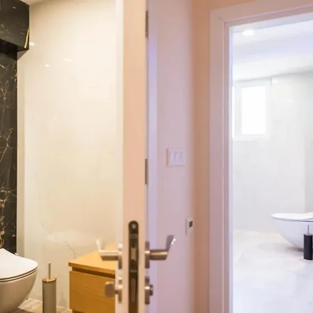 Belcanto 2 Bedroom Near The Opera House